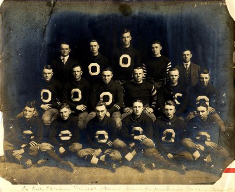 Oklahoma University football team with coaches photo. - The Gateway to ...