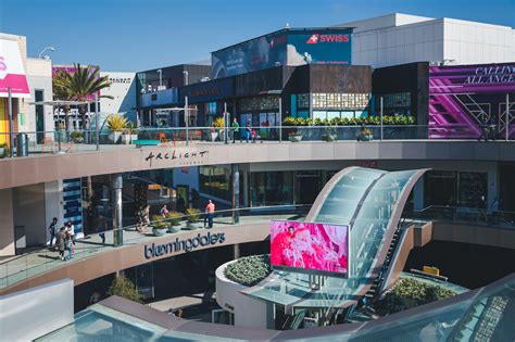 Santa Monica Place Mall Night Exterior By David Zanzinger ...