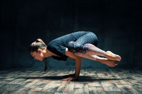 Side Crane Pose (Parsva Bakasana): How to Do and Benefits - Fitsri Yoga