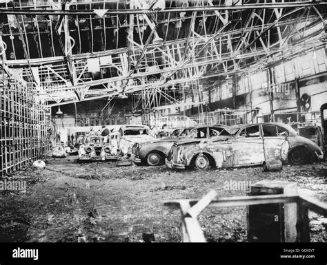 Disasters and Accidents - Motoring - Jaguar Factory Fire - Coventry Stock Photo - Alamy