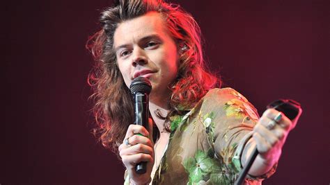 Fans are crying over Harry Styles' new song, 'Sweet Creature'