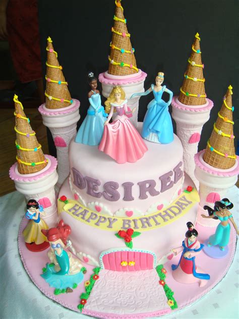 Yummy Baking: Princess Castle Fondant Cake (D1)