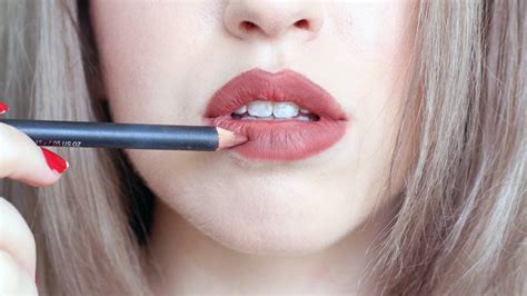 REVIEW | MAC SPICE LIP PENCIL - Lily Like