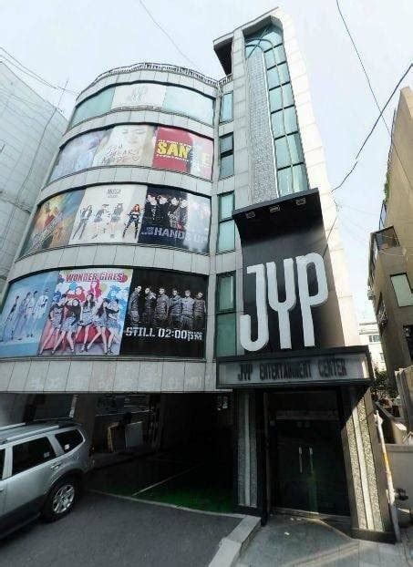 Netizens share photos of JYP Entertainment's new building | allkpop