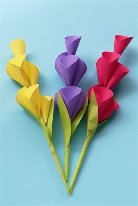 How To Make Construction Paper Flowers - Made with HAPPY