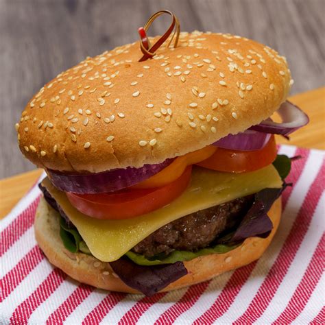 A5 Sliced Seeded Burger Buns 6 x 8 - King Bros Foodservice