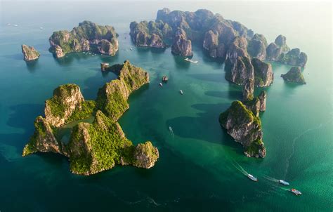 La Baie d'Halong, comment l'explorer loin des foules ? - Sentiers du Vietnam