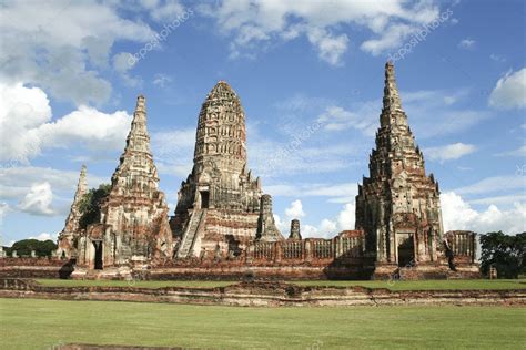 Ayutthaya temple ruins — Stock Photo © donsimon #2800865