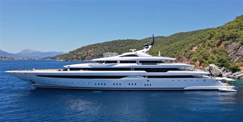 Luxury Motor Yachts for Charter | YachtCharterFleet