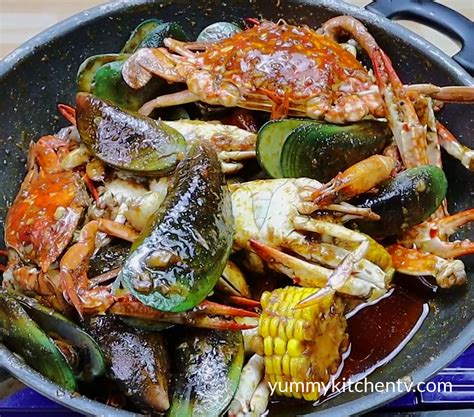 Seafood Boil (Seafood Cajun Butter Sauce) - Yummy Kitchen