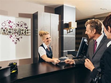 Edinburgh Airport Lounges | Save with SkyParkSecure