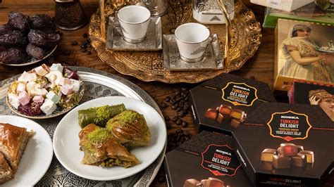 MIX BAKLAVA U SREDNJOJ KUTIJI, 500G | La Turka - Petrinjska | Wolt