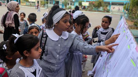 Gaza children return to school despite virus fears