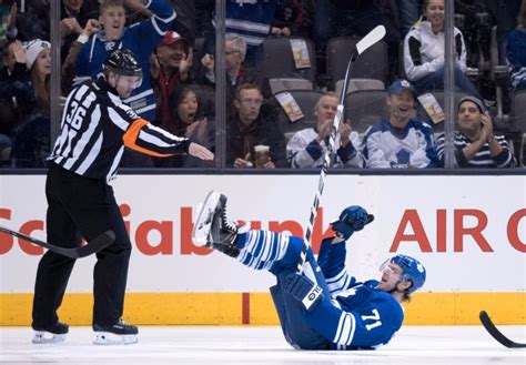 James van Riemsdyk's two goals lead Leafs past Lightning 5-2 | CTV News