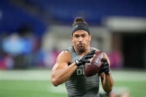 Eagles beat writers weigh in on drafting Illinois safety Sydney Brown