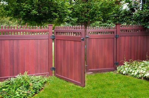 Images of Illusions PVC Vinyl Wood Grain and Color Fence | Vinyl fence panels, Painted wood ...