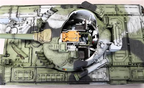 Amusing Hobby's 1/35 T-72M1 Full Interior Kit | Webkits Modelismo