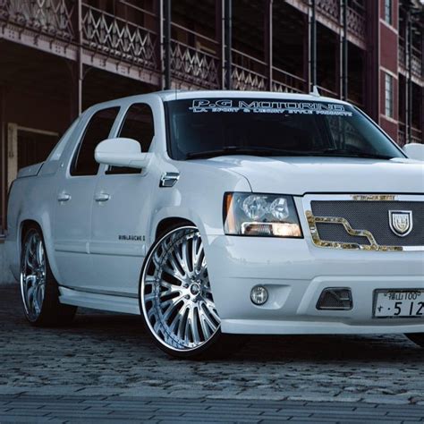 Custom 2007 Chevy Avalanche | Images, Mods, Photos, Upgrades — CARiD ...