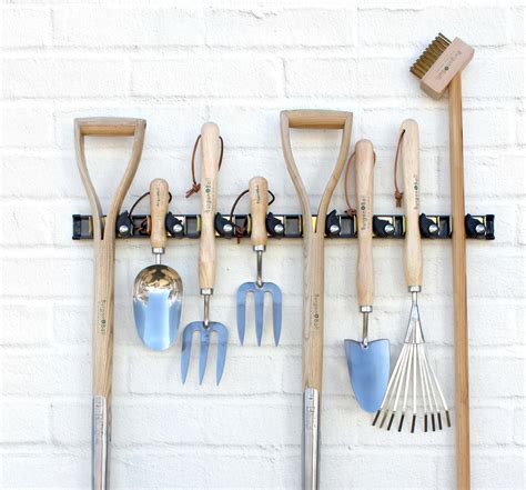 5 things to consider before storing your garden tools away for winter - BT