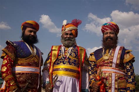 Men of Marwar region in traditional dress. | Costumes around the world ...