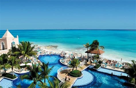 One week stay, first time in Cancun - Review of Hotel Riu Cancun ...