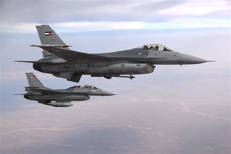 File:Two F-16 of the Royal Jordanian Air Force.jpg - Wikimedia Commons