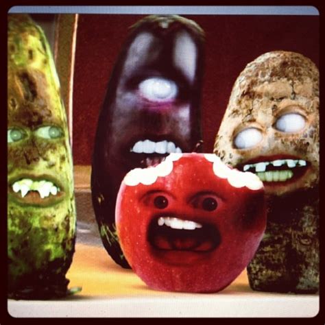 REVIEW: THE ANNOYING ORANGE "NIGHT OF THE VEGGIE ZOMBIES" - Bubbleblabber