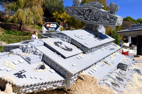 LEGOLAND California - Star Wars The Force Awakens - Simple Sojourns