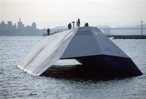Archivo:US Navy Sea Shadow stealth craft.jpg - Wikipedia, la ...