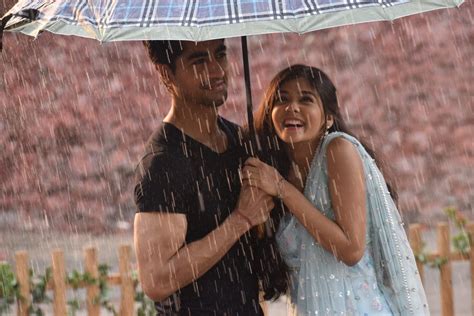 Akshara and Abhimanyu Romance In Rain and Their Dreamy Pics Are Winning ...