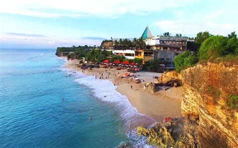 Dreamland Beach The Surfing Paradise In Bali