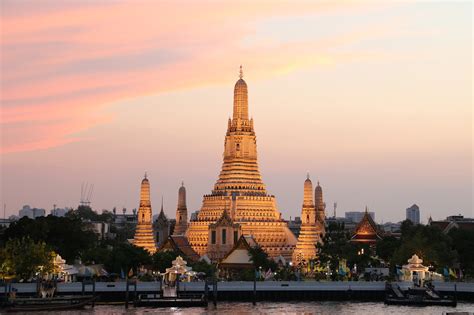 Best Place to See Wat Arun at Night, Sunset and Sunrise (+ Free Map ...