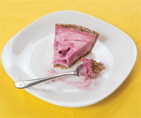 Blackberry Pie- A Raw Vegan Recipe | Family Focus Blog