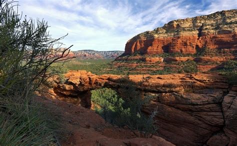 Hiking the Devil's Bridge Trail in Sedona, AZ | Wander The Map