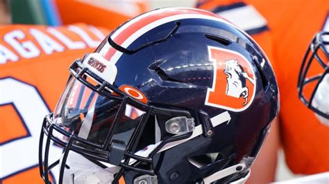 Broncos need to follow the trend and use alternate helmets