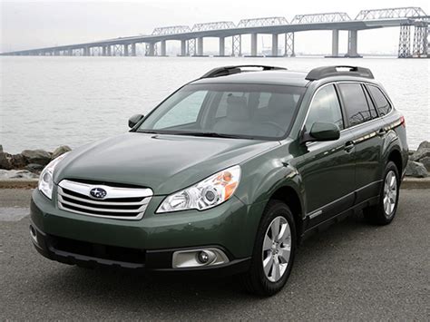 2010 Subaru Outback 2.5i photos - CNET