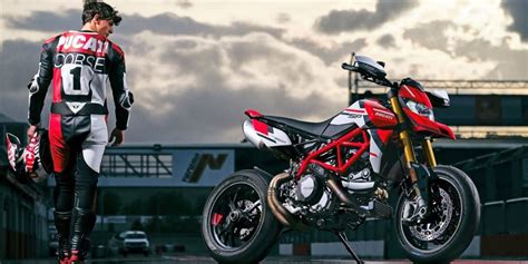 6 Best Motorcycle for Tall Riders - Rev Corner