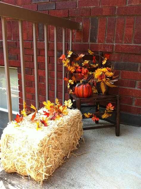 My Fall front porch..just need some pumpkins for the hay bale... | Hay bales and pumpkins, Fall ...