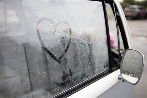 How to Stop Condensation & Ice Inside Car Windows – Go Girl