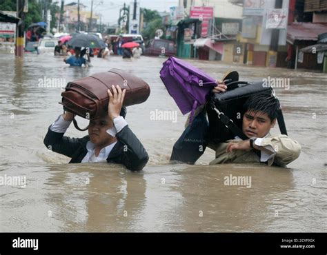 Floods on manila hi-res stock photography and images - Alamy