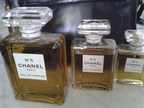 Set of three fake bottles – eau de perfume No 5 Chanel Paris, around 1921 - Catawiki