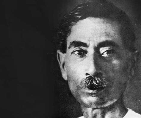 Munshi Premchand Biography - Childhood, Life Achievements & Timeline