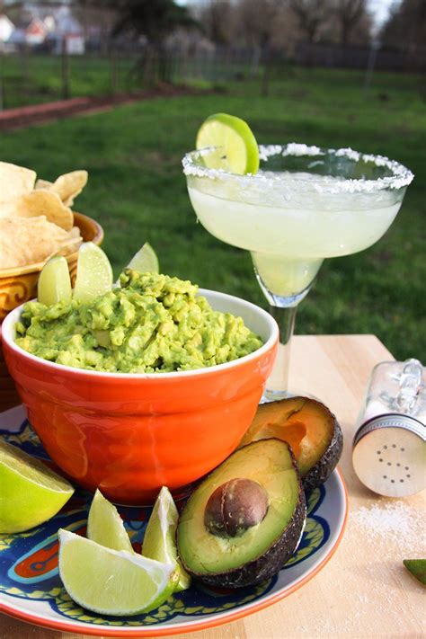 Enjoy these homemade Guacamole and Margarita recipes for Cinco de Mayo! | Homemade guacamole ...