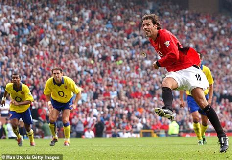 Manchester United legend Ruud van Nistelrooy recalls intense 'personal ...