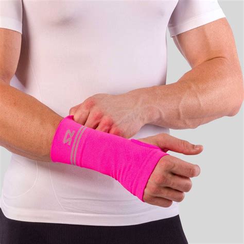 Compression Wrist Sleeve - Carpal Tunnel, Tendonitis | Zensah