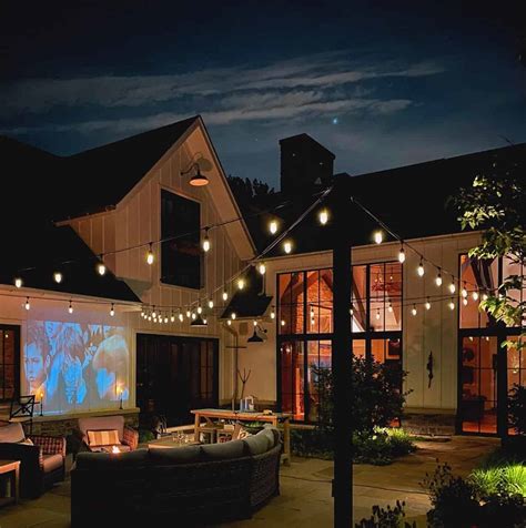 26 Exciting Backyard or Garden DIY Outdoor Movie Screen Ideas