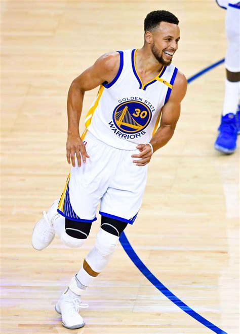 “Stephen Curry 32pts 10rebs 11asts 1stl | 2017 NBA Finals Game ...