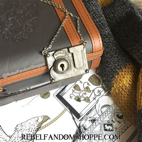 Fantastic Beasts Newt Scamander Muggle Worthy suitcase buckle necklace | Fandom jewelry, Lock ...