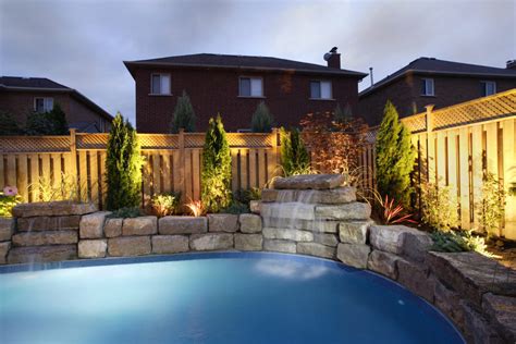 Make Your Pool Fence Functional & Stylish | Tek-Rail Inc.