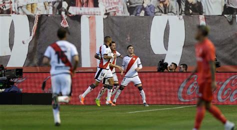 Rayo Vallecano players return to training after protest - Sportsnet.ca